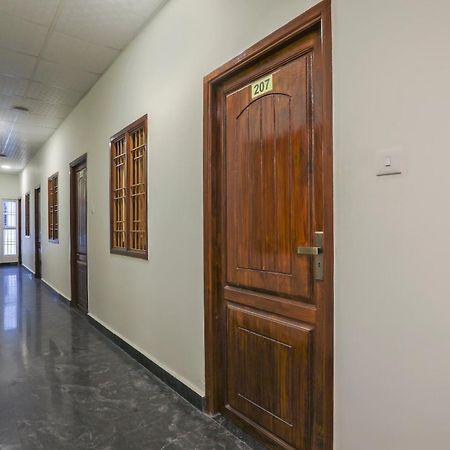 Hotel O Om Sakthi Hotel Пондичери Екстериор снимка