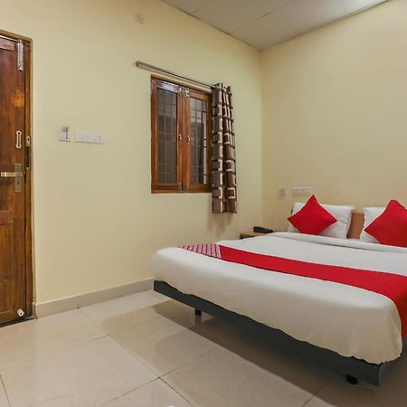 Hotel O Om Sakthi Hotel Пондичери Екстериор снимка