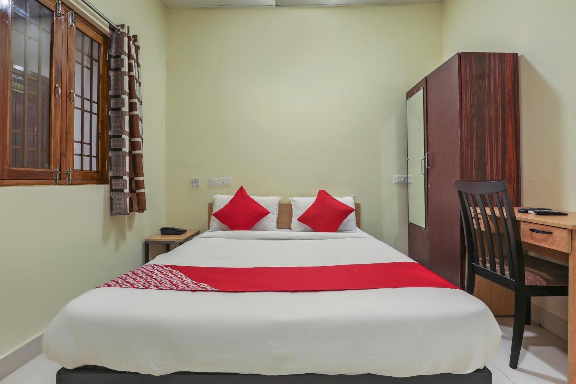 Hotel O Om Sakthi Hotel Пондичери Екстериор снимка
