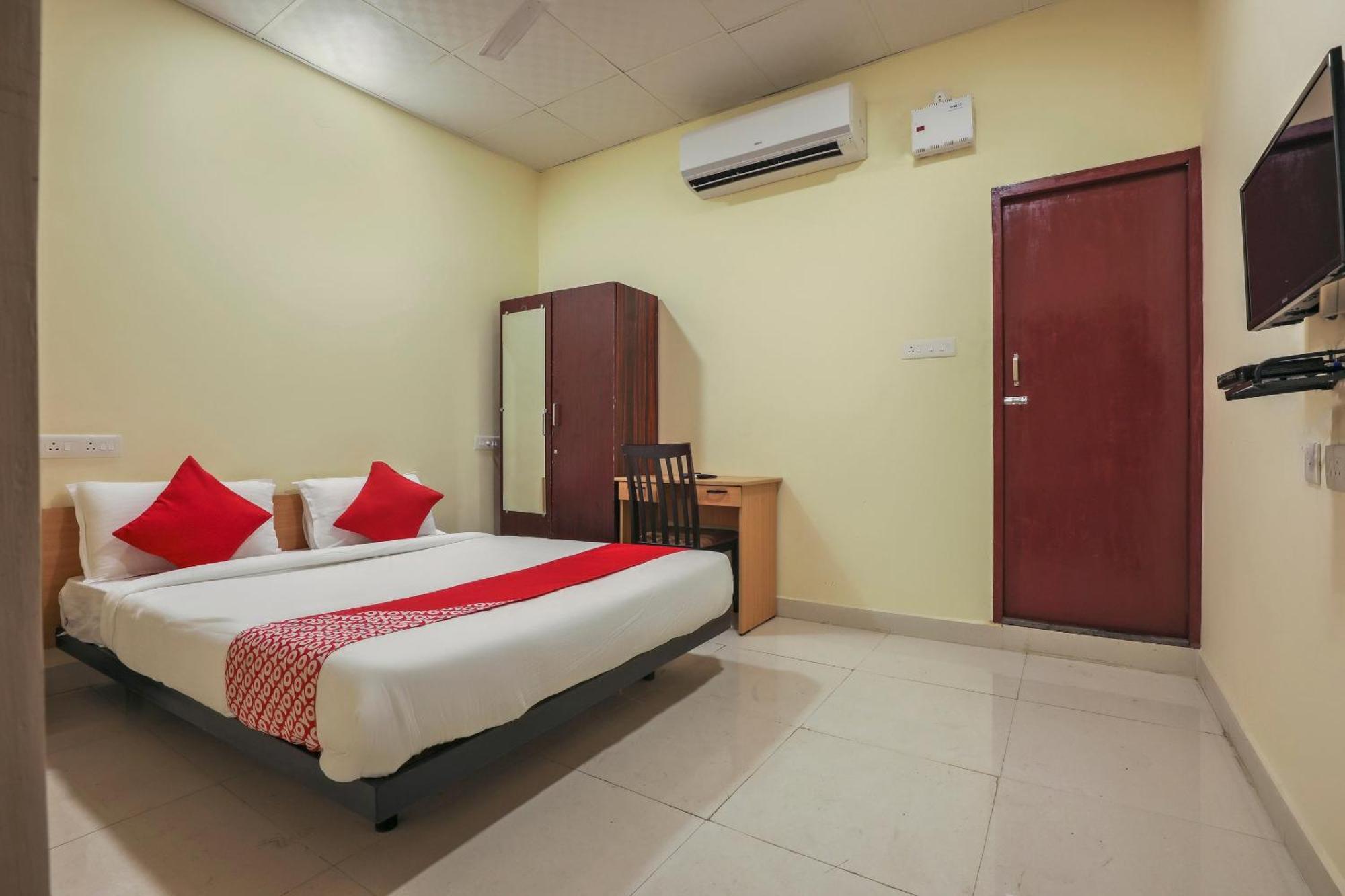 Hotel O Om Sakthi Hotel Пондичери Екстериор снимка