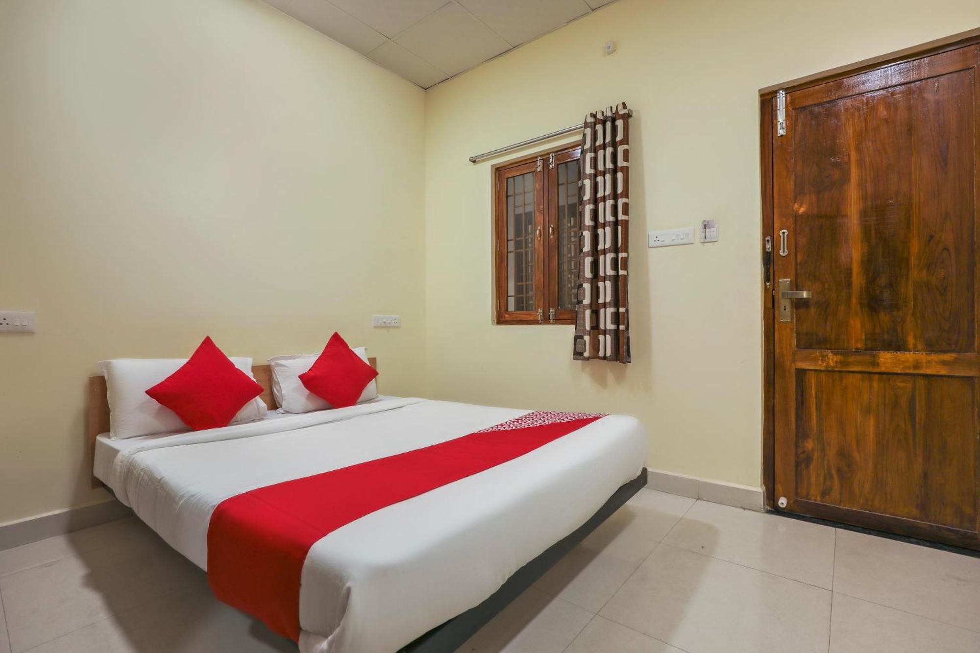 Hotel O Om Sakthi Hotel Пондичери Екстериор снимка