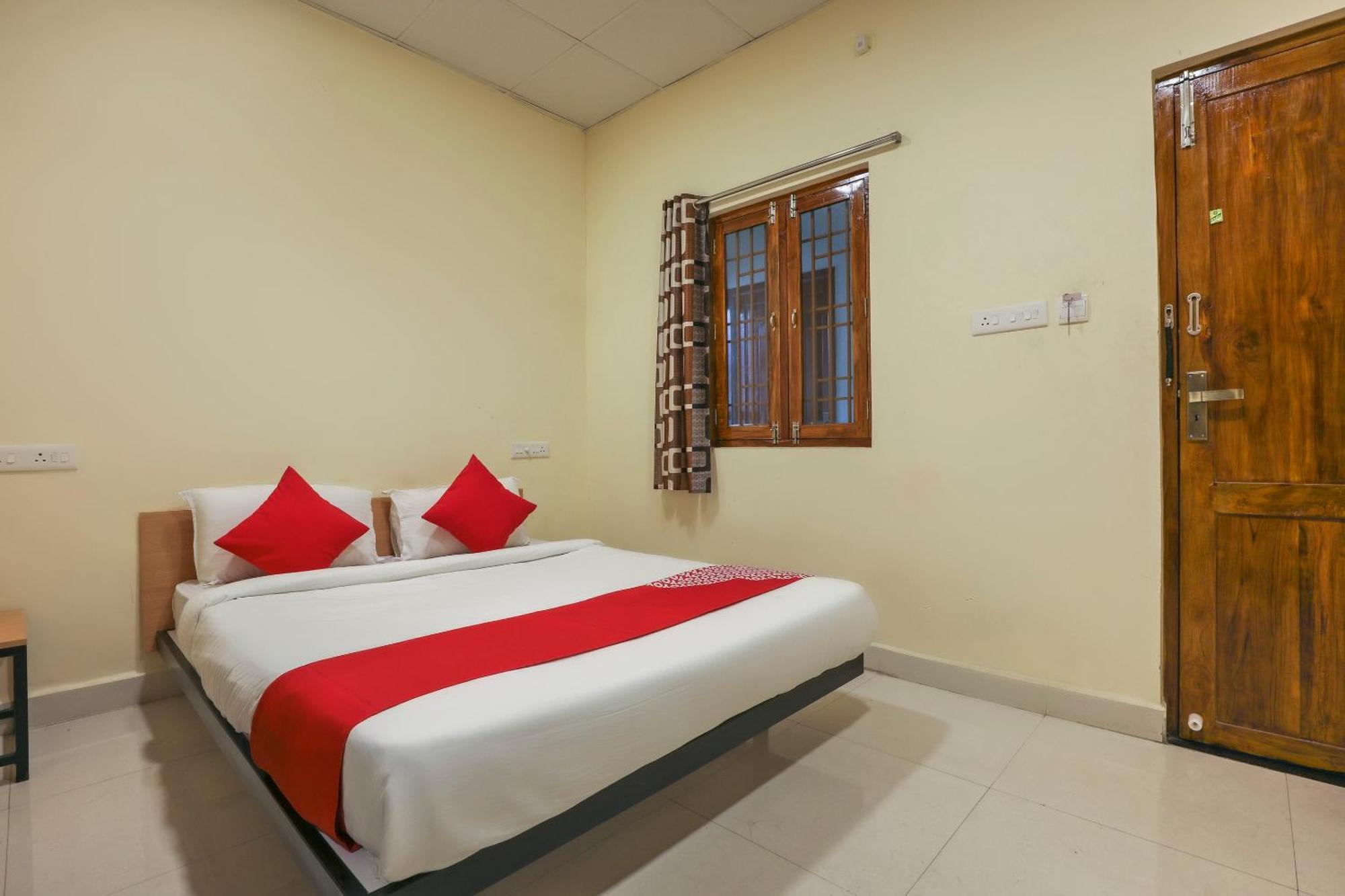 Hotel O Om Sakthi Hotel Пондичери Екстериор снимка