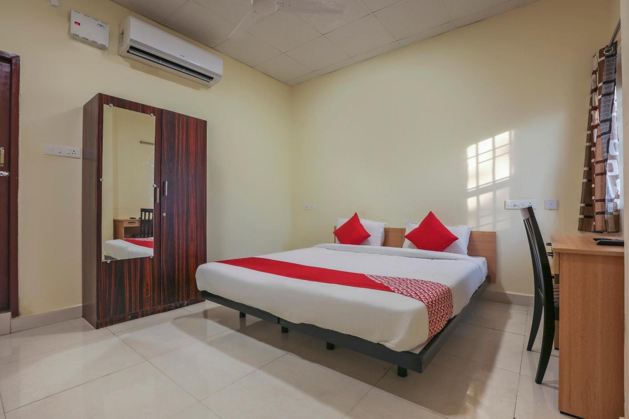 Hotel O Om Sakthi Hotel Пондичери Екстериор снимка