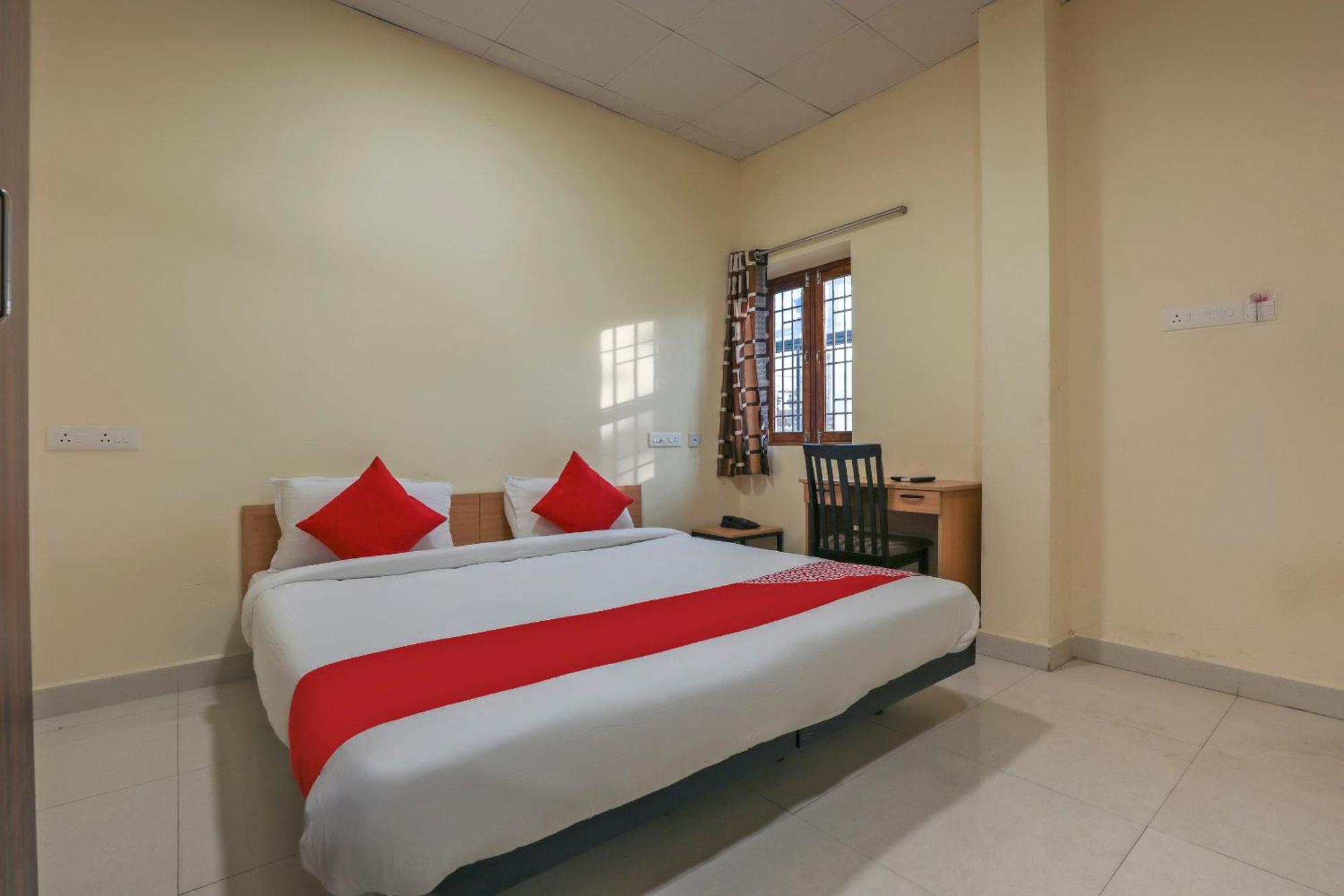 Hotel O Om Sakthi Hotel Пондичери Екстериор снимка