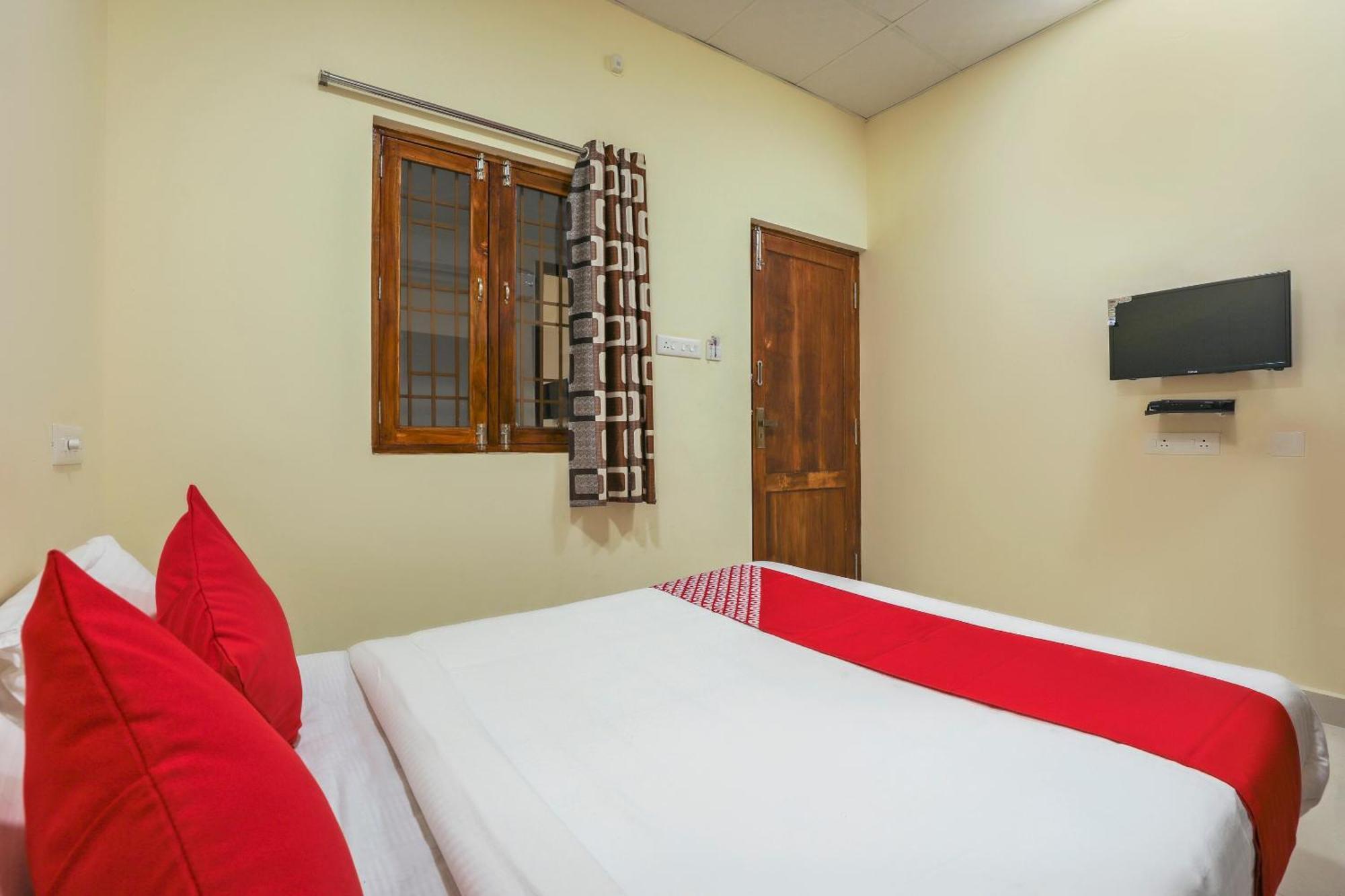 Hotel O Om Sakthi Hotel Пондичери Екстериор снимка