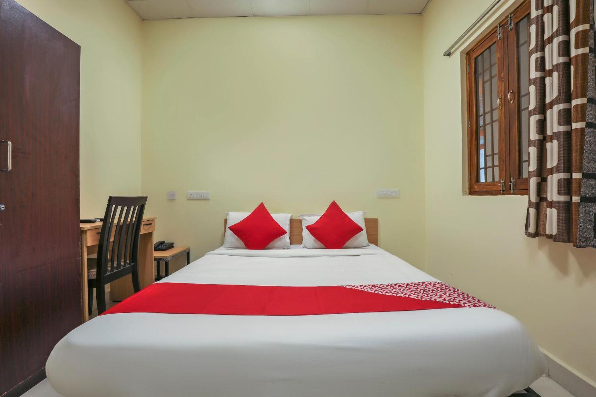Hotel O Om Sakthi Hotel Пондичери Екстериор снимка